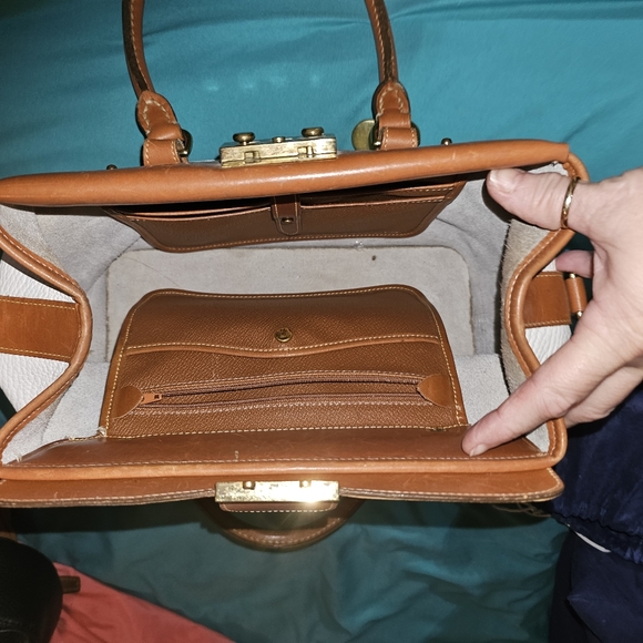 D&B - Picture 2 of 2